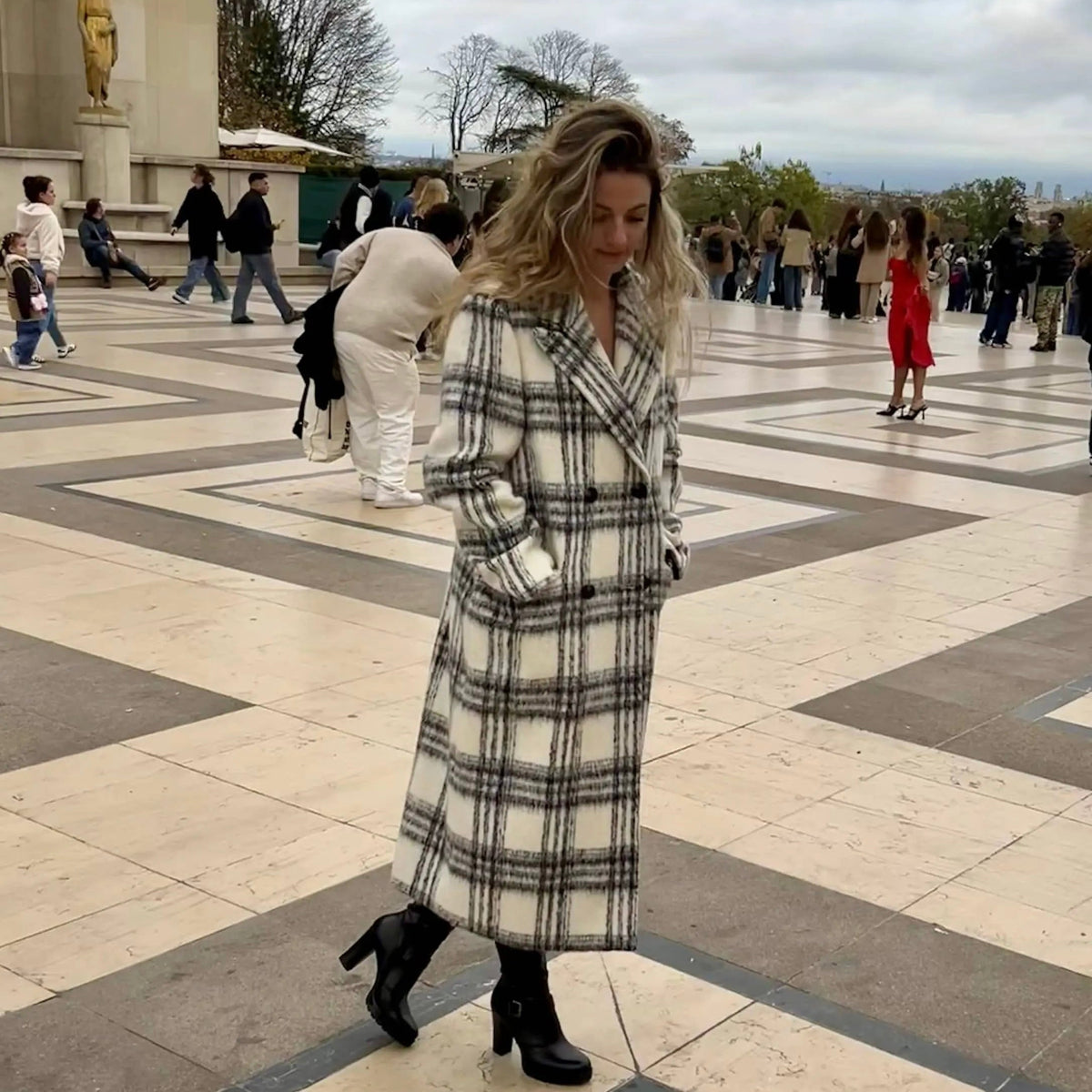 Manteau long laine et mohair pour femme Paris elegance et confort hiver