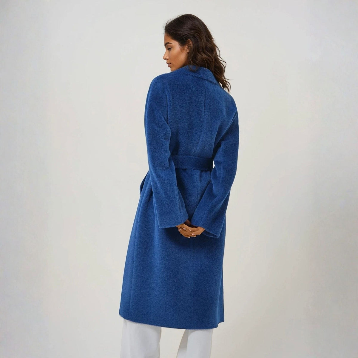 Manteau long en alpaga laine premium couleur bleue douceur et confort automne hiver 2026