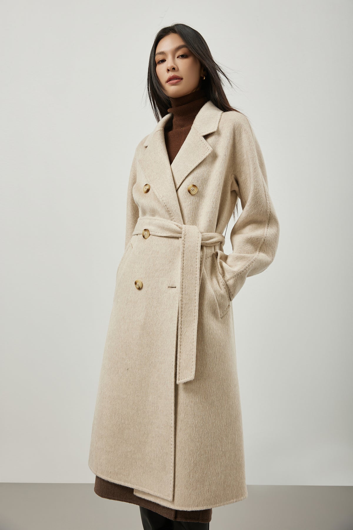 Manteau long en laine, soie et poil de chameau