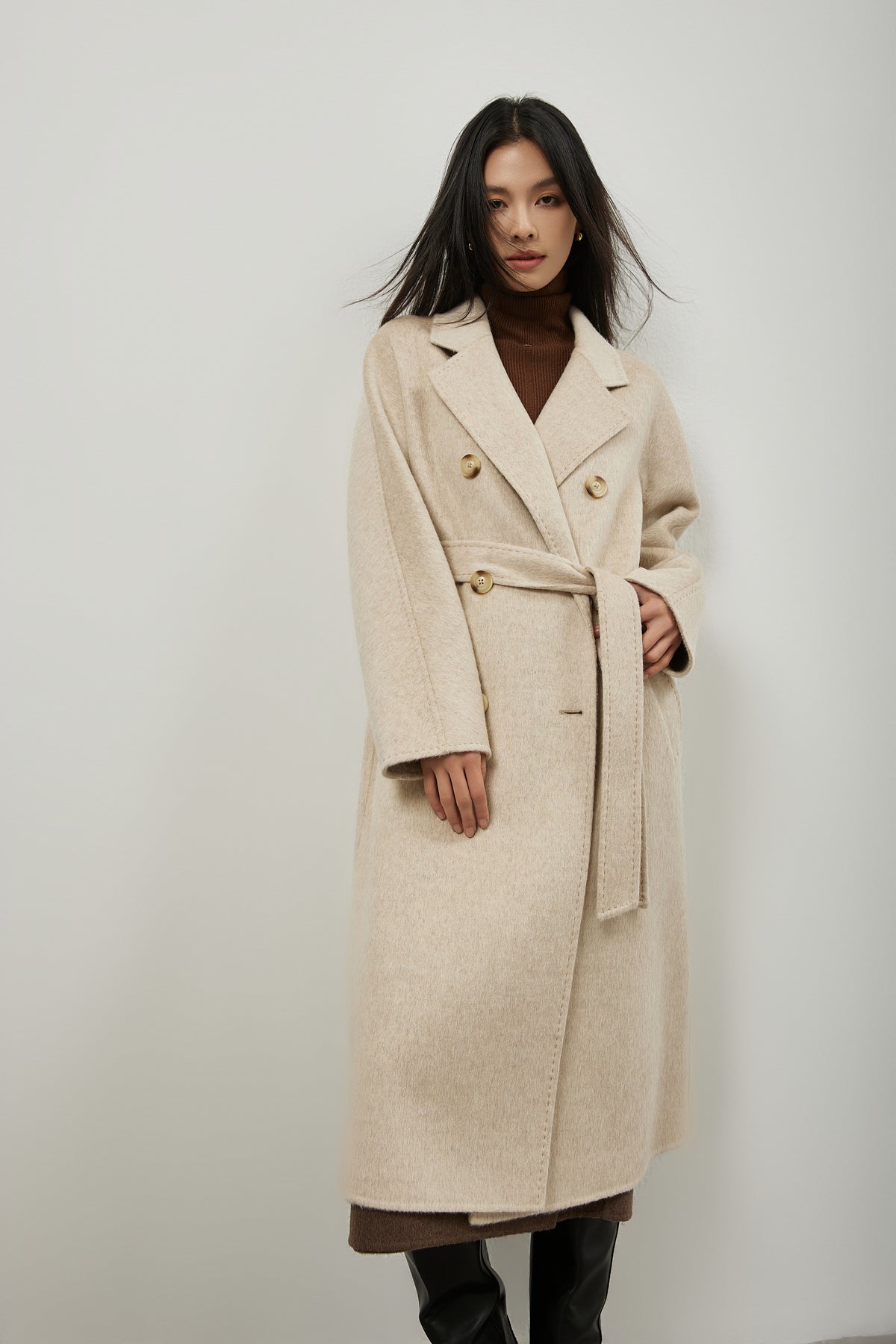 Manteau long en laine, soie et poil de chameau