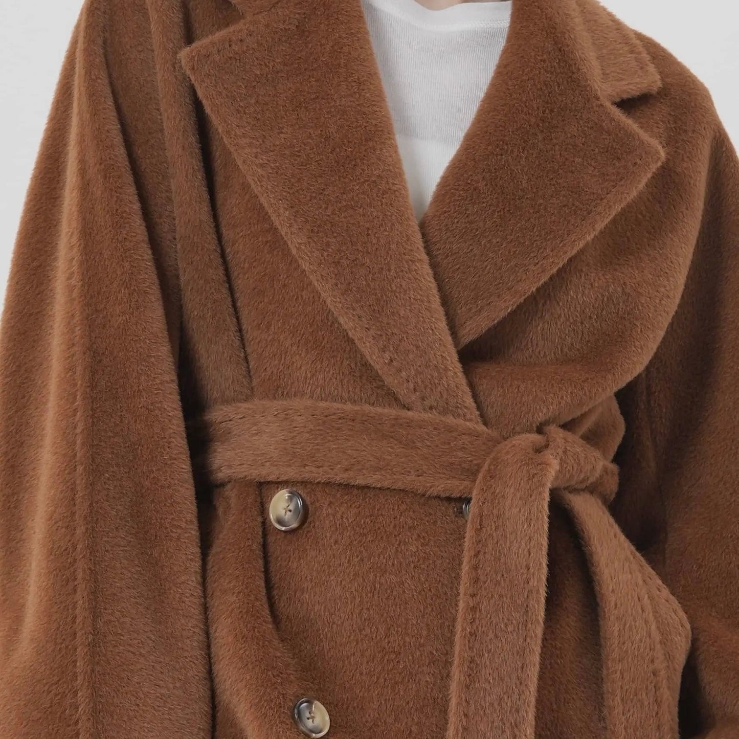 Manteau long en alpaga laine premium couleur caramel douceur et élégance