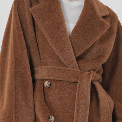 Manteau long en alpaga laine premium couleur caramel douceur et élégance