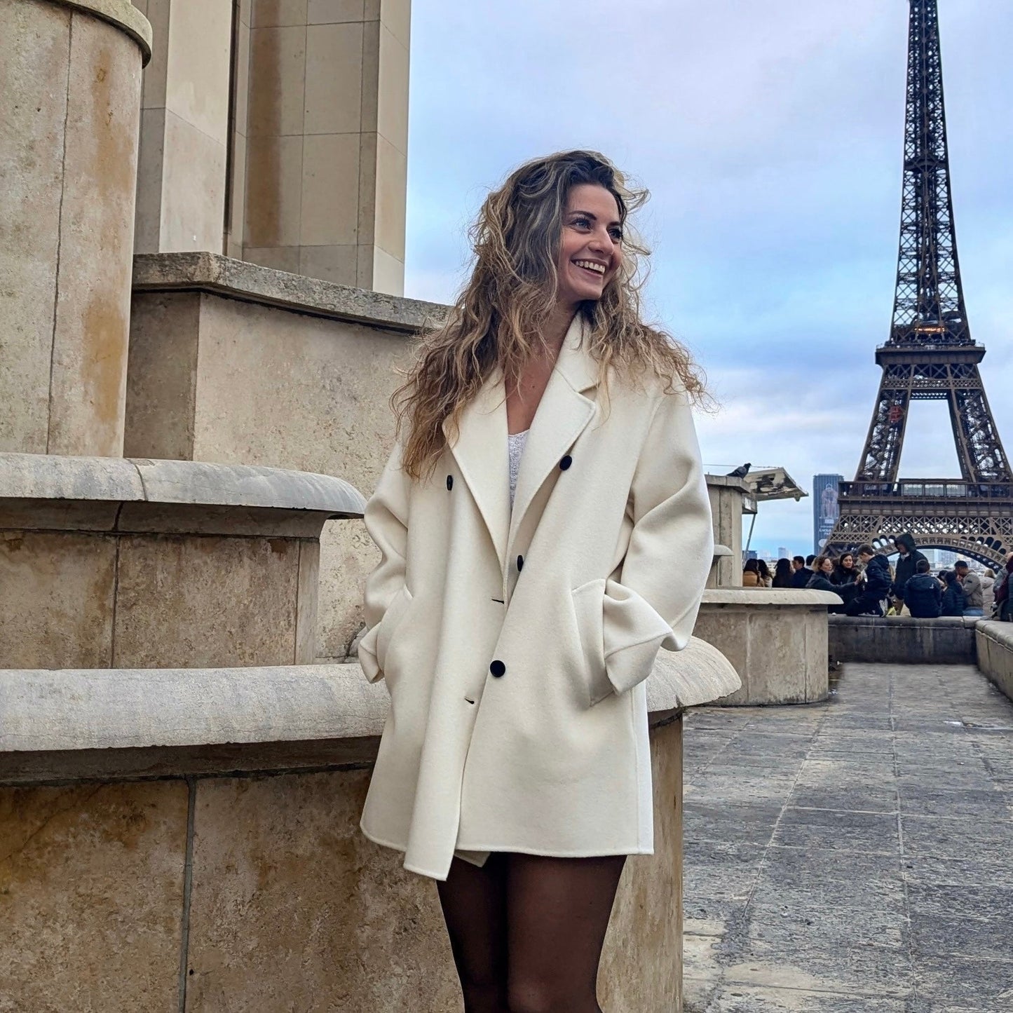 Manteau de luxe en cachemire blanc confortable, chaud et élégant
