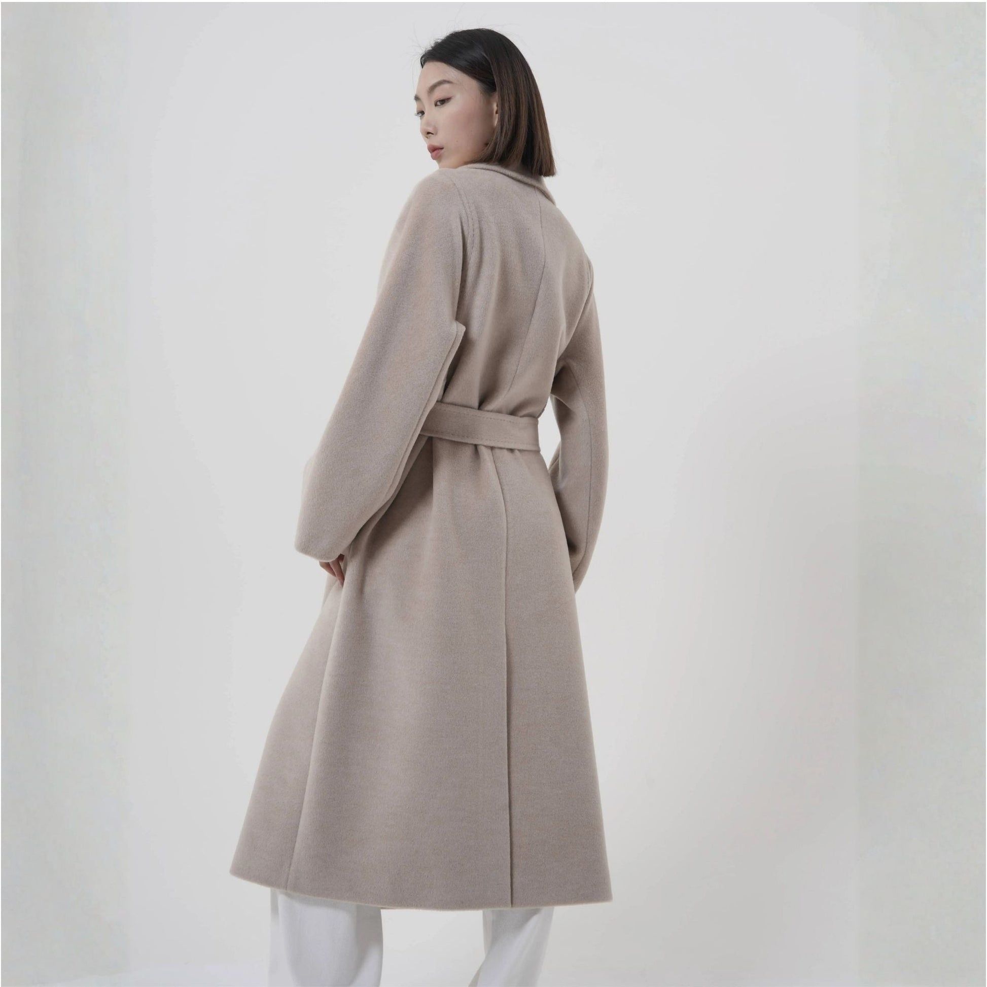 Manteau en laine mérinos femme beige, tendance pour traverser l'hiver avec style